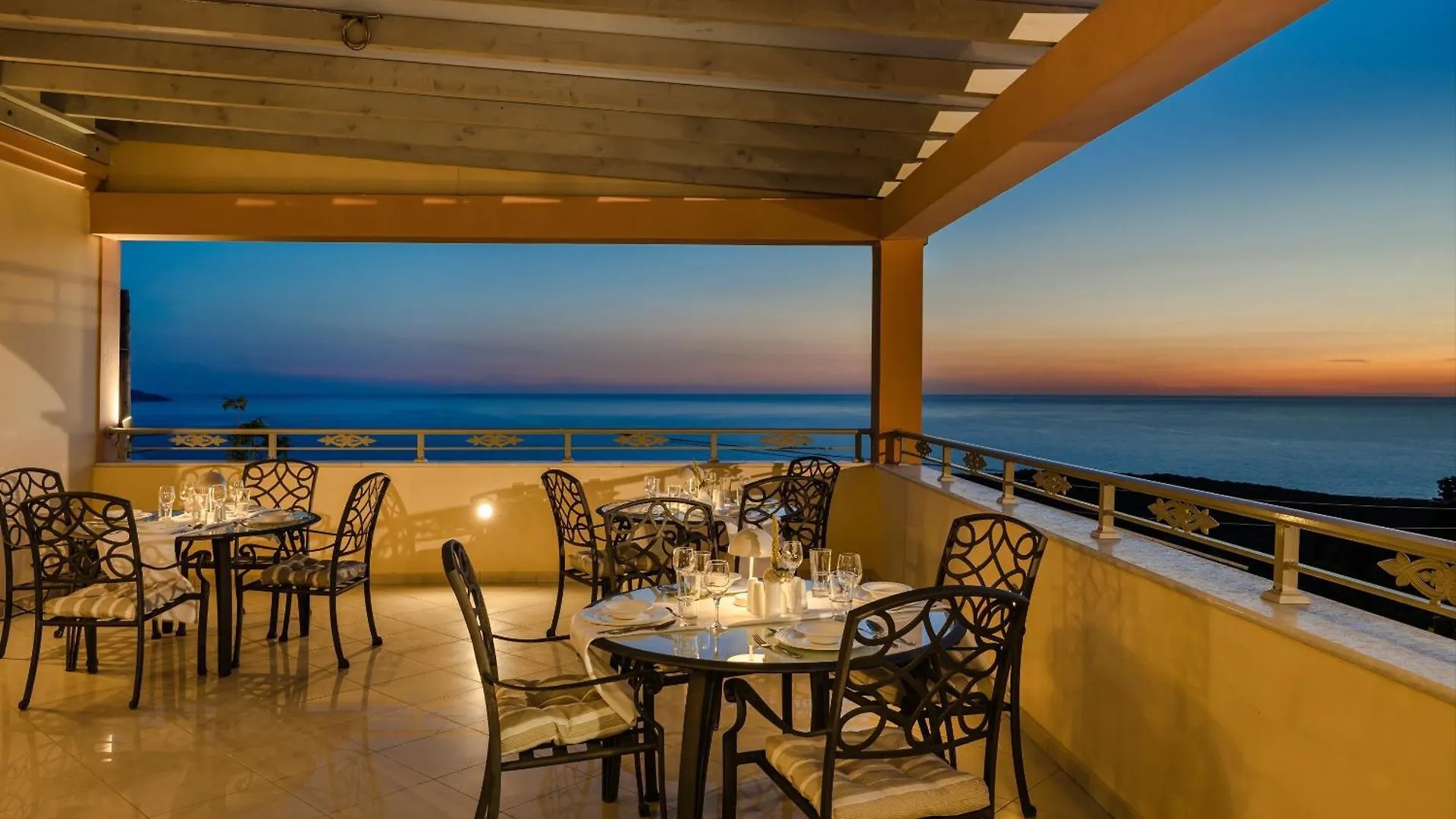 Belle View Hotel - Sea View & Sunset Manganos