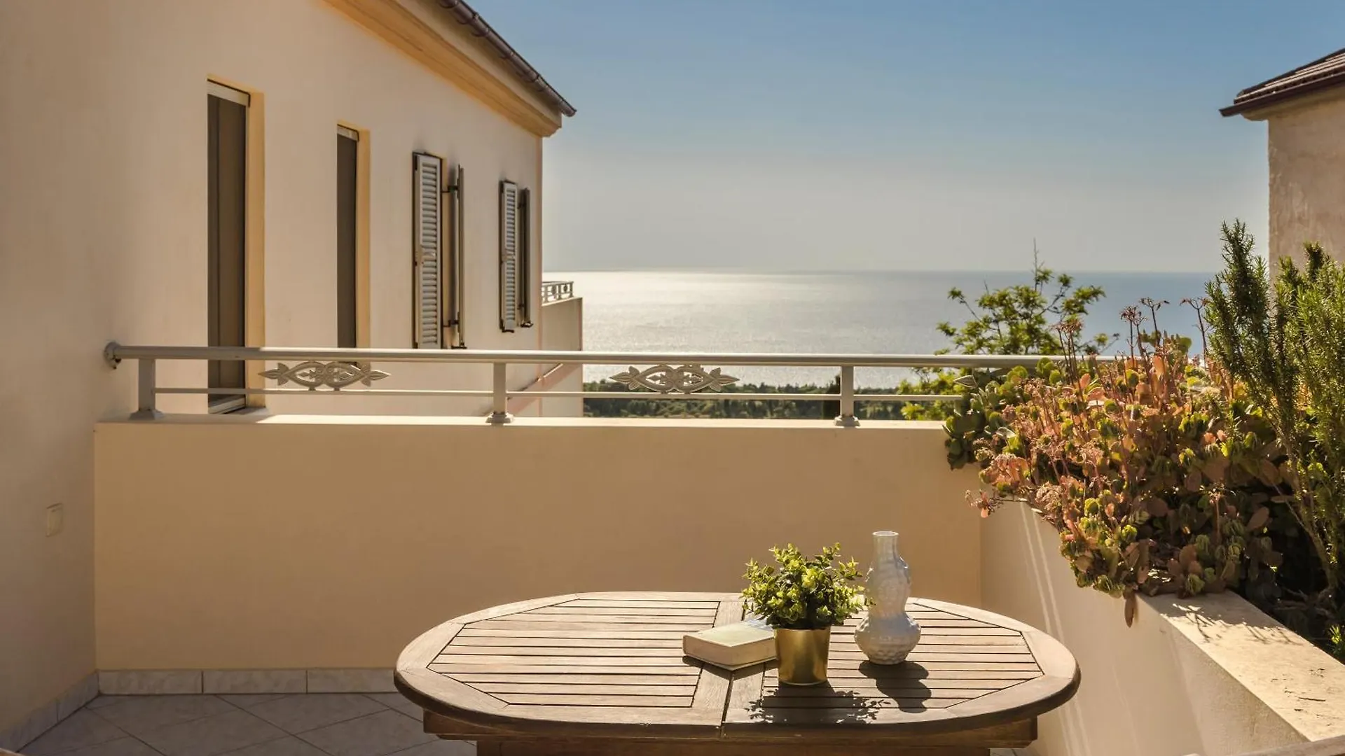 Belle View Hotel - Sea View & Sunset Manganos